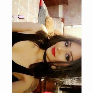 Meet your Posher, Yesenia